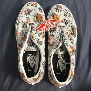 BRAND NEW VANS SHOES